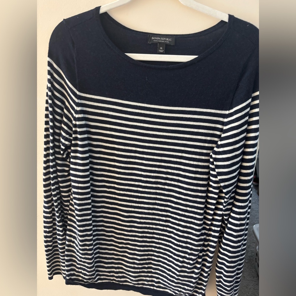 Banana Republic Navy and White Striped wool Long Sleeve sweater size XL